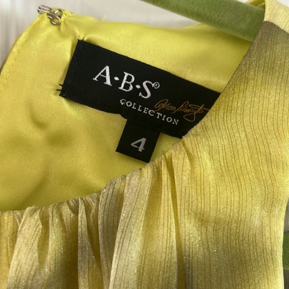 Greens and soft zebra vibe! Over head with hook and eye closure! - Picture 2 of 2